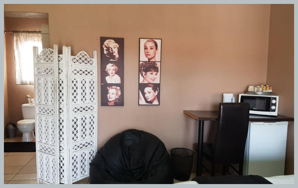 1 Queen Bed, sleeps 2