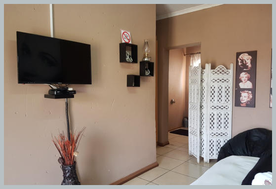 1 Queen Bed, sleeps 2